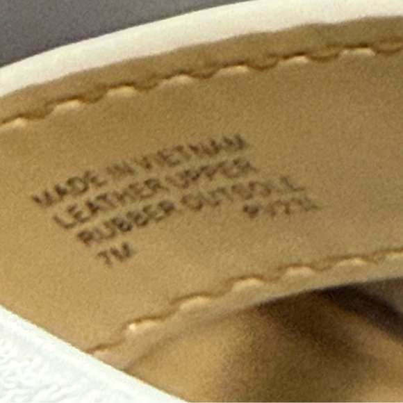 *NEW* Michael Michael Kors White Leather Ashton Sandal Size 7 A26 - Picture 14 of 14